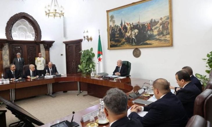 الجزائر: مشروع لتعديل قانون العقوبات بشأن تنفيذ الإعدام في جرائم اختطاف الأطفال وإشعال الحرائق دون “إجراءات تخفيف”