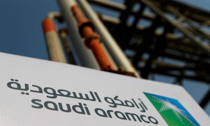 رئيس شركة أرامكو السعودية يقول إن مخزونات النفط العالمية منخفضة بشكل “مقلق”