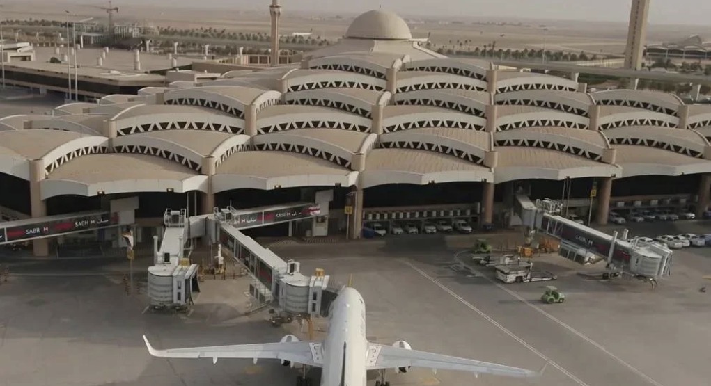 بعد هجوم الرياض… ماذا ينتظر المسافرين من بيروت؟