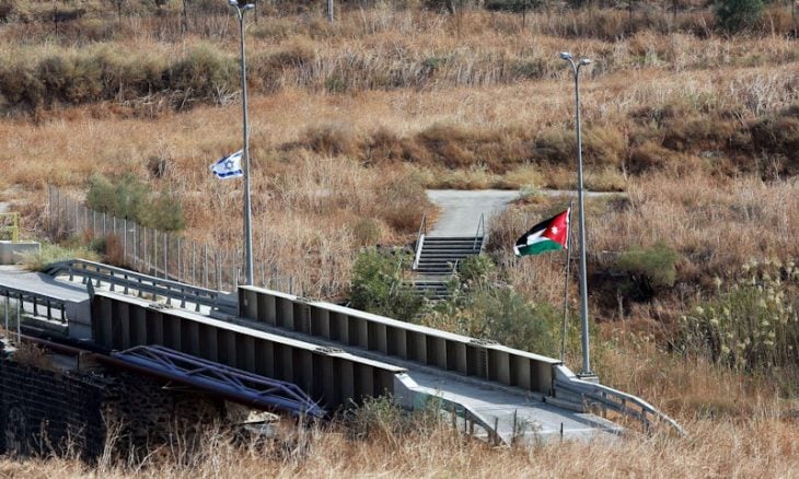 ديلي تلغراف: عصابات إسرائيلية تغرق الأردن بالمخدرات وتدخل الجيش الإسرائيلي في جنوب سوريا زاد من المشكلة
