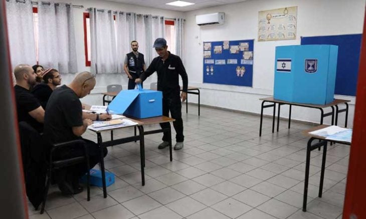 انتخابات إسرائيل… المعارضة تدعو للتصويت لإنهاء حقبة نتنياهو